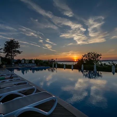 Station touristique Santa Marina Village 4*