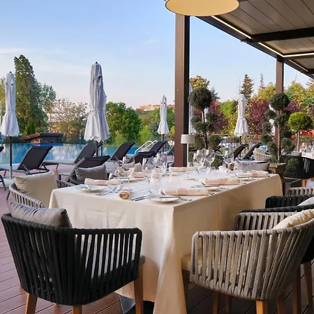 Santa Marina Village 리조트