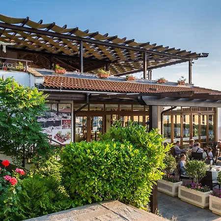 Feriested Santa Marina Village 4*